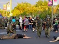 美国洛杉矶抗议者与国民警卫队发生冲突