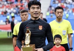 宋凯目睹国足无缘世界杯，离场时的沉默与反思