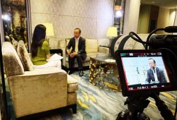 “世界应该惧怕中国吗？”，为此我们专访了周波大校