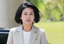 韩国“第一夫人”，要把“婆婆送的汤勺”带进青瓦台