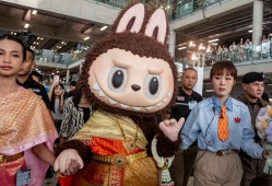 一娃难求的Labubu捧出河南新首富—河南商业新篇章的启示