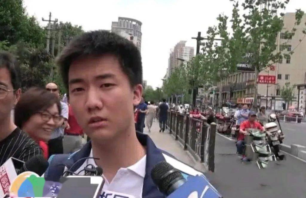 高考淡定哥，提前交卷背后的故事